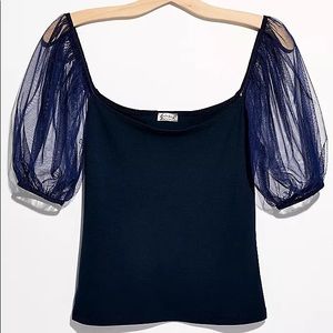 FREE PEOPLE puff sleeved cami in NAVY!! size Medium! Never worn!